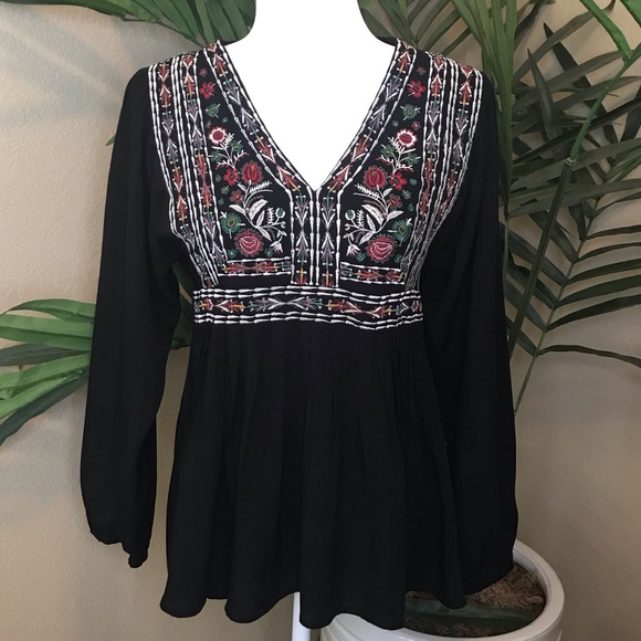 Knox Rose Embroidered Top-Blouse - Size: XS - Picture 4 of 17